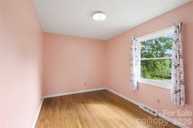 421 Comet Drive, Hendersonville, NC 28791
