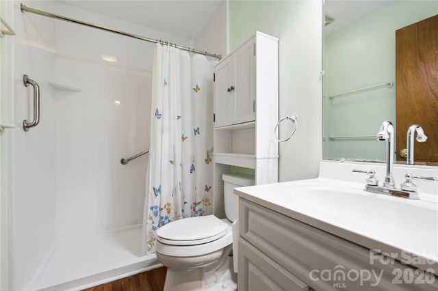 421 Comet Drive, Hendersonville, NC 28791