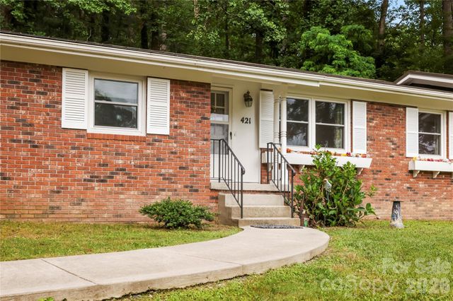 421 Comet Drive, Hendersonville, NC 28791
