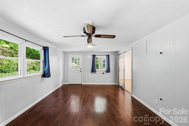 421 Comet Drive, Hendersonville, NC 28791