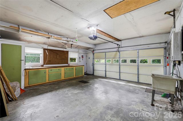 421 Comet Drive, Hendersonville, NC 28791