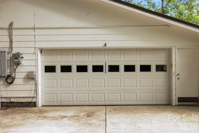 421 Comet Drive, Hendersonville, NC 28791
