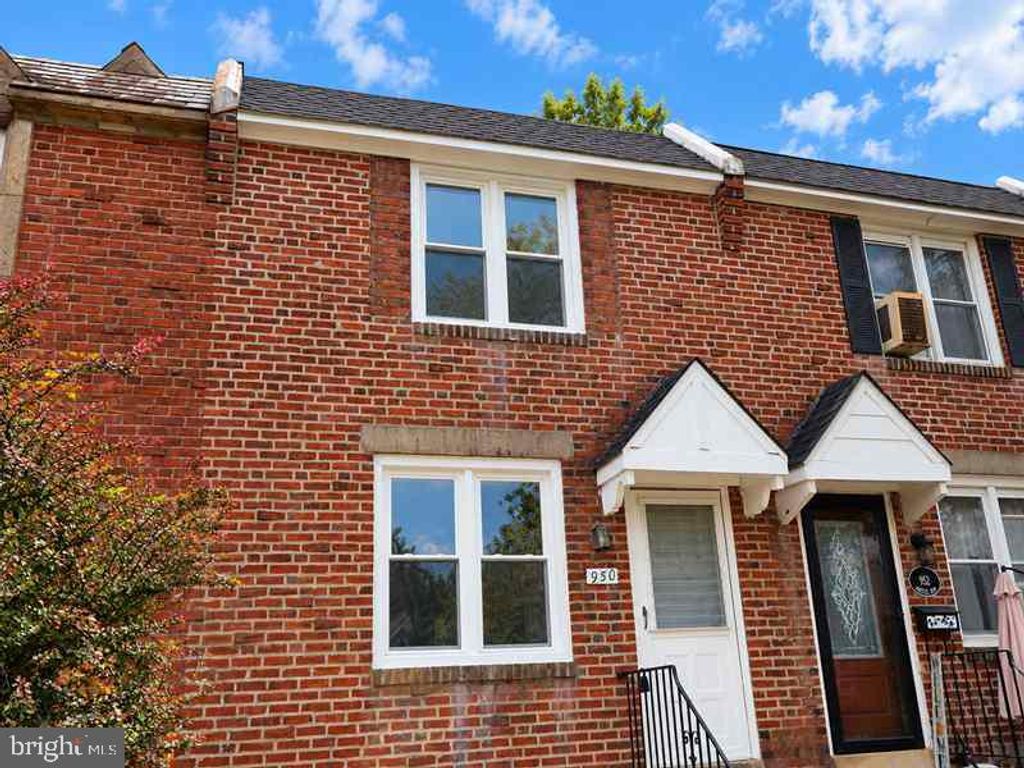 950 ARGYLE RD, DREXEL HILL, PA 19026 — exterior