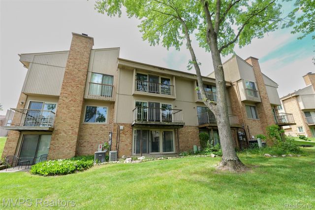 804 S Oak Brook Ridge Drive 149, Rochester Hills, MI 48307