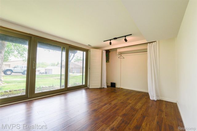 804 S Oak Brook Ridge Drive 149, Rochester Hills, MI 48307