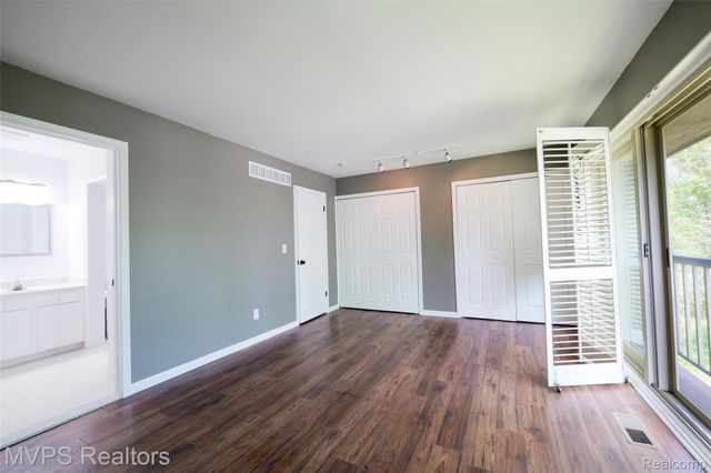 804 S Oak Brook Ridge Drive 149, Rochester Hills, MI 48307