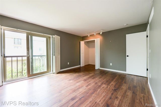 804 S Oak Brook Ridge Drive 149, Rochester Hills, MI 48307