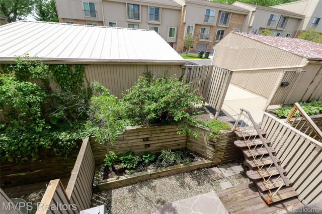 804 S Oak Brook Ridge Drive 149, Rochester Hills, MI 48307