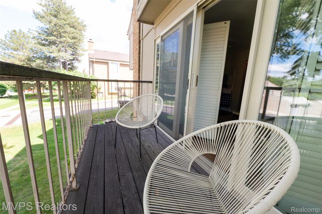804 S Oak Brook Ridge Drive 149, Rochester Hills, MI 48307