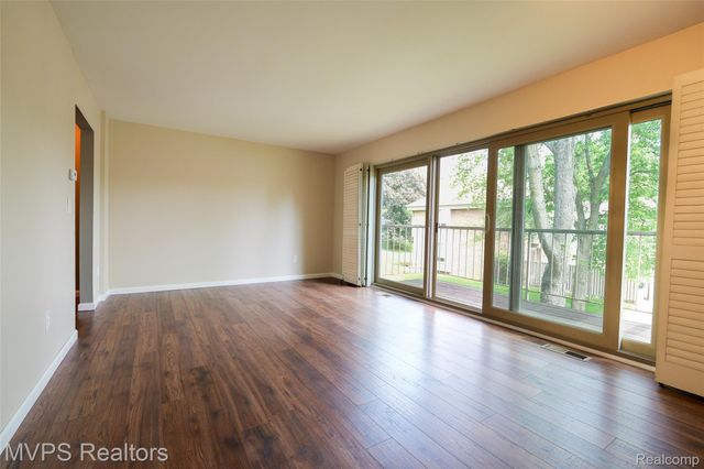 804 S Oak Brook Ridge Drive 149, Rochester Hills, MI 48307