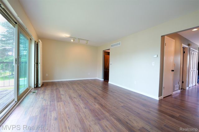 804 S Oak Brook Ridge Drive 149, Rochester Hills, MI 48307