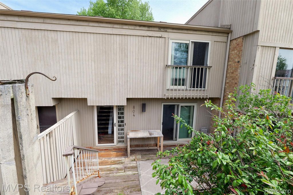 804 S Oak Brook Ridge Drive 149, Rochester Hills, MI 48307