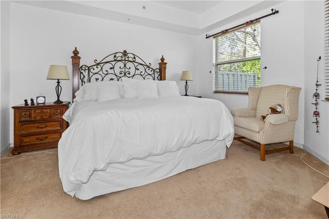 1405 Mariposa CIR 102, Naples, FL 34105