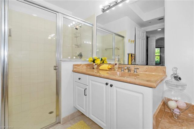 1405 Mariposa CIR 102, Naples, FL 34105