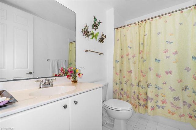 1405 Mariposa CIR 102, Naples, FL 34105