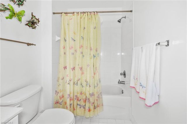 1405 Mariposa CIR 102, Naples, FL 34105