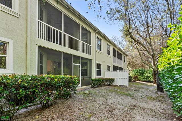 1405 Mariposa CIR 102, Naples, FL 34105