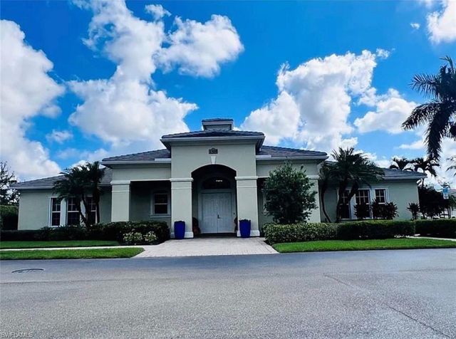 1405 Mariposa CIR 102, Naples, FL 34105