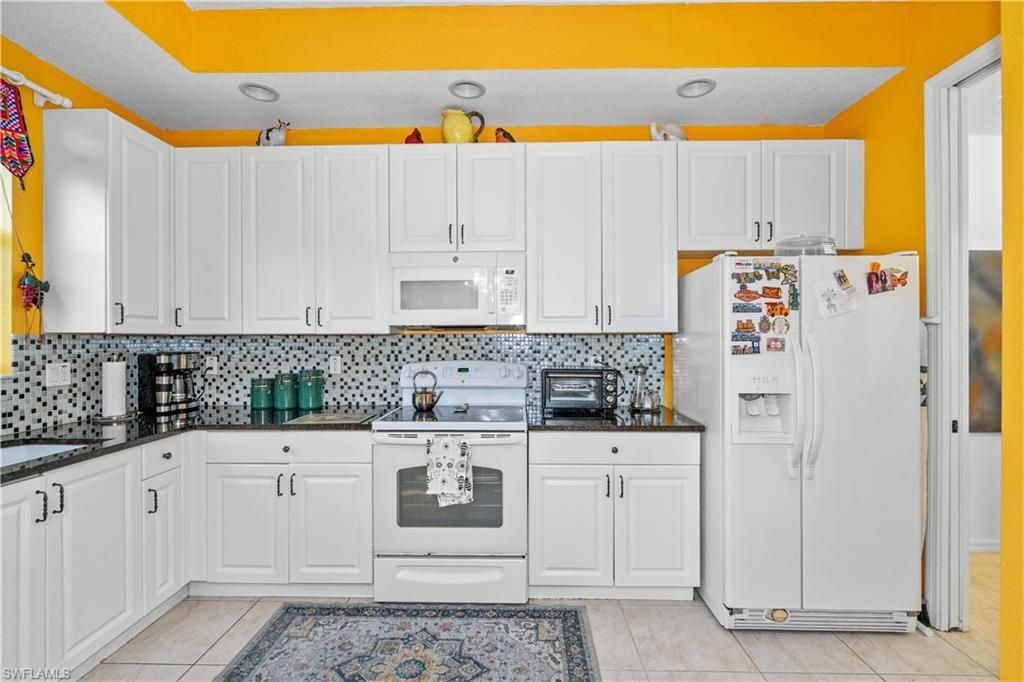 1405 Mariposa CIR 102, NAPLES, FL 34105 — photo 5
