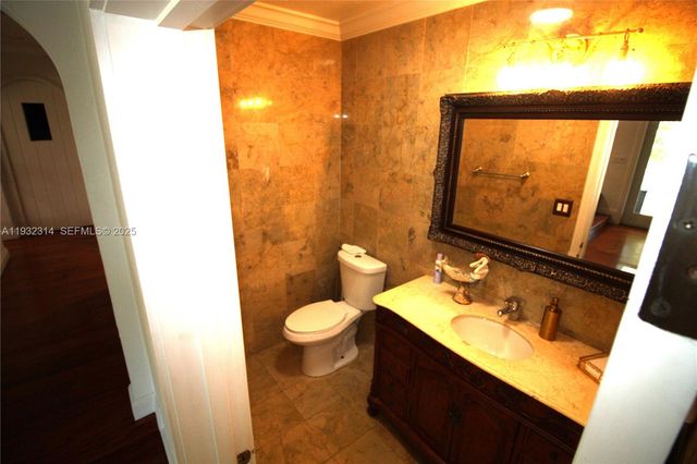 6750 Granada Blvd, Coral Gables, FL 33146