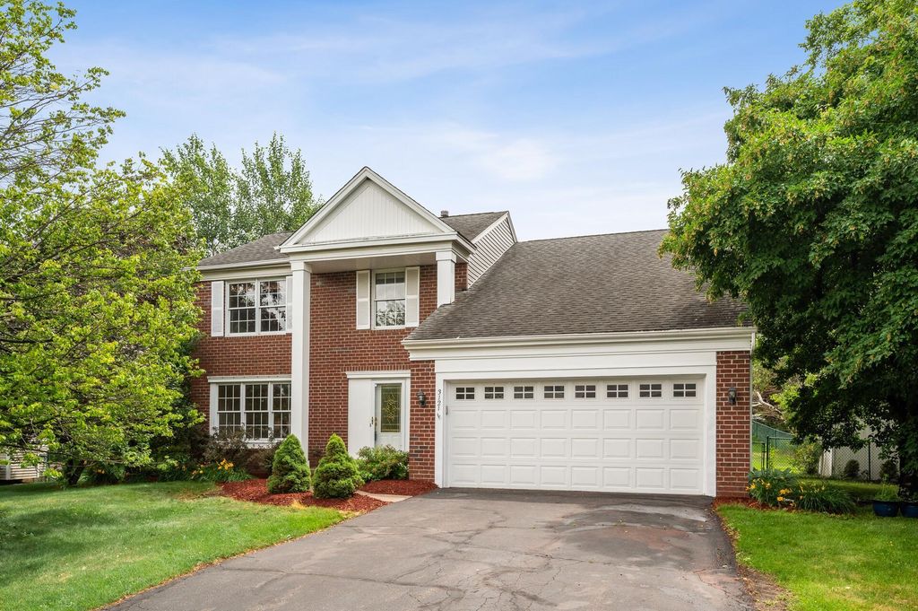 3121 Copper Oaks Trail, Woodbury, MN 55125
