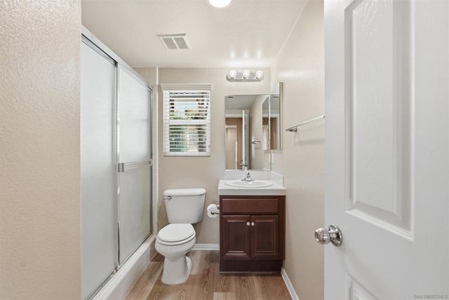 10457 Lake Breeze Dr, Spring Valley, CA 91977