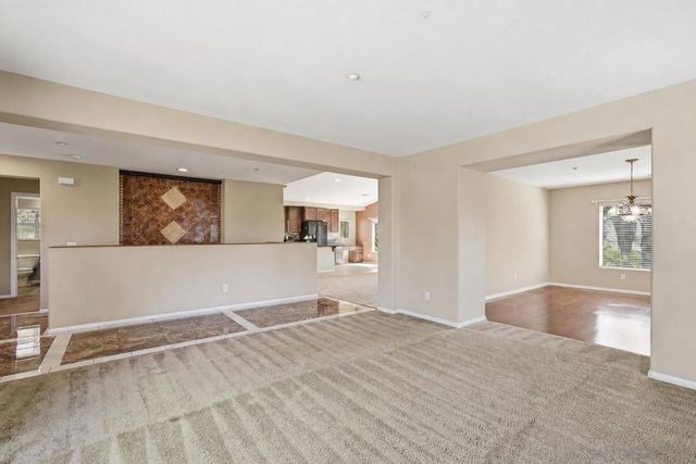 10457 Lake Breeze Dr, Spring Valley, CA 91977