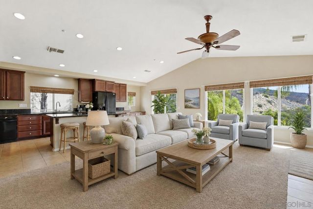 10457 Lake Breeze Dr, Spring Valley, CA 91977
