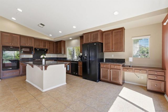 10457 Lake Breeze Dr, Spring Valley, CA 91977