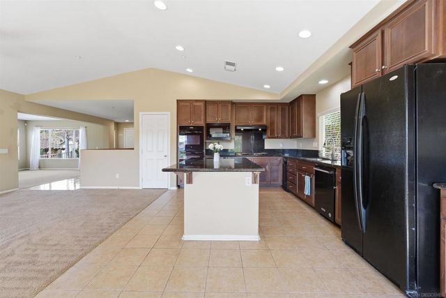 10457 Lake Breeze Dr, Spring Valley, CA 91977
