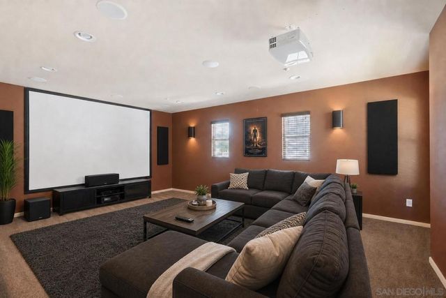 10457 Lake Breeze Dr, Spring Valley, CA 91977