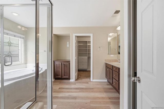 10457 Lake Breeze Dr, Spring Valley, CA 91977