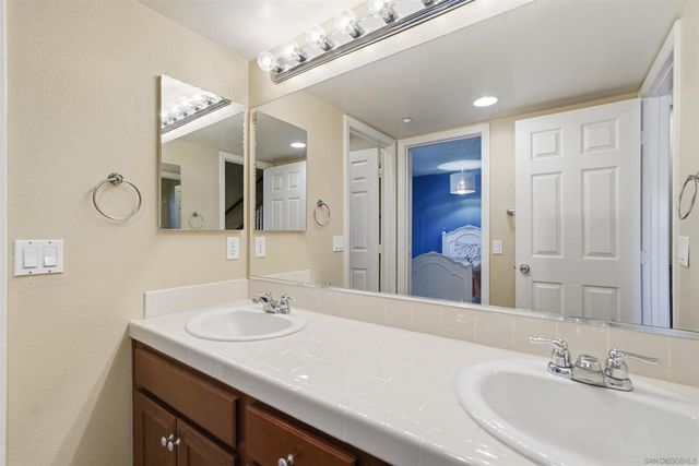 10457 Lake Breeze Dr, Spring Valley, CA 91977
