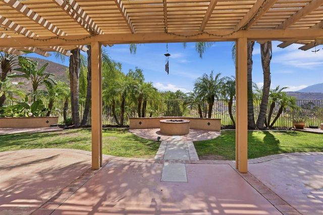 10457 Lake Breeze Dr, Spring Valley, CA 91977