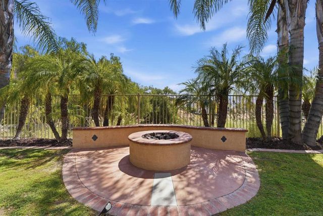 10457 Lake Breeze Dr, Spring Valley, CA 91977
