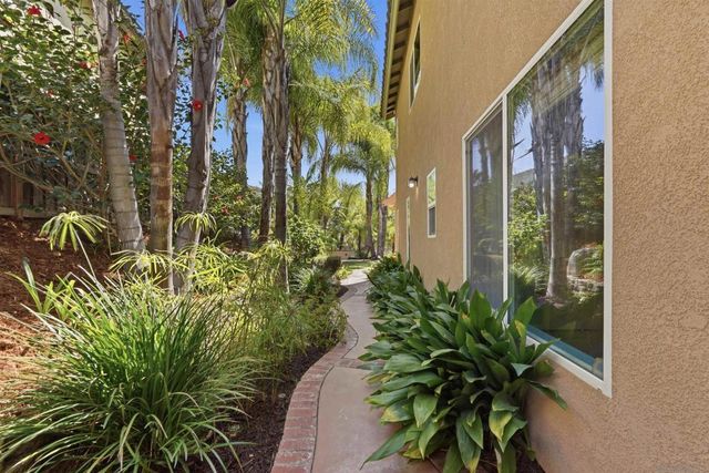 10457 Lake Breeze Dr, Spring Valley, CA 91977