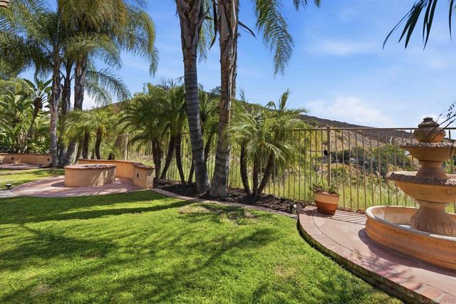 10457 Lake Breeze Dr, Spring Valley, CA 91977