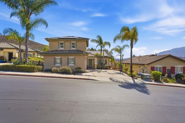 10457 Lake Breeze Dr, Spring Valley, CA 91977