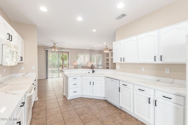 16639 W BAJADA Trail, Surprise, AZ 85387