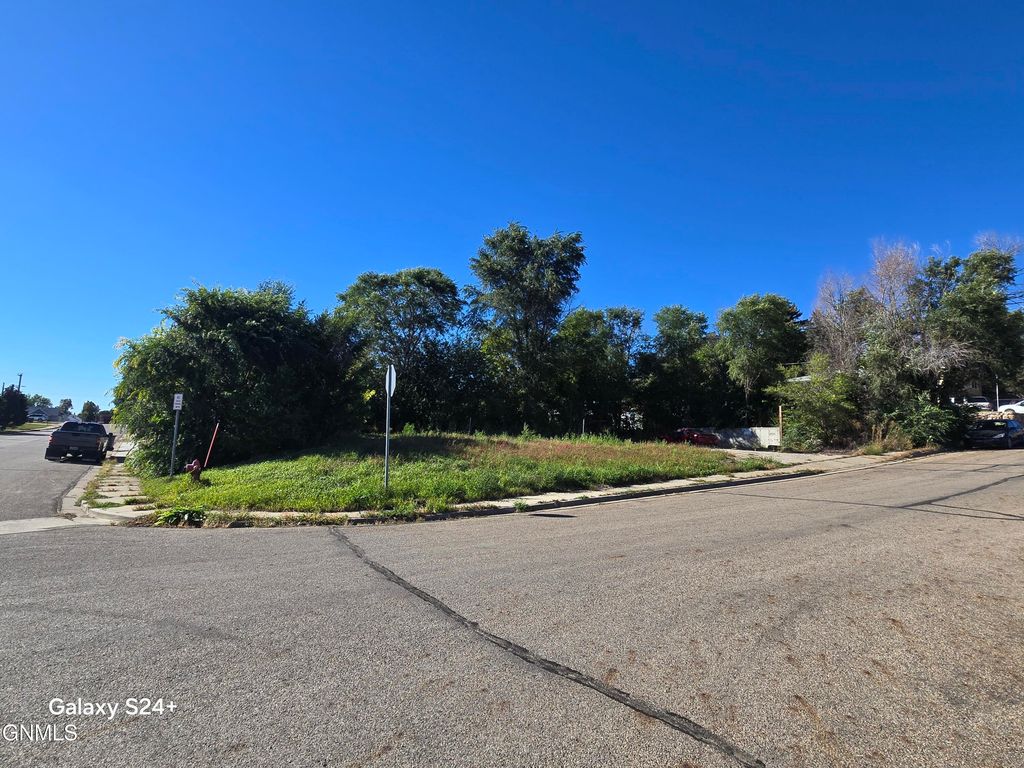 1310 2nd Street NE, Mandan, ND 58554