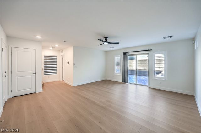 8144 Monsoon Bay Street, Las Vegas, NV 89113