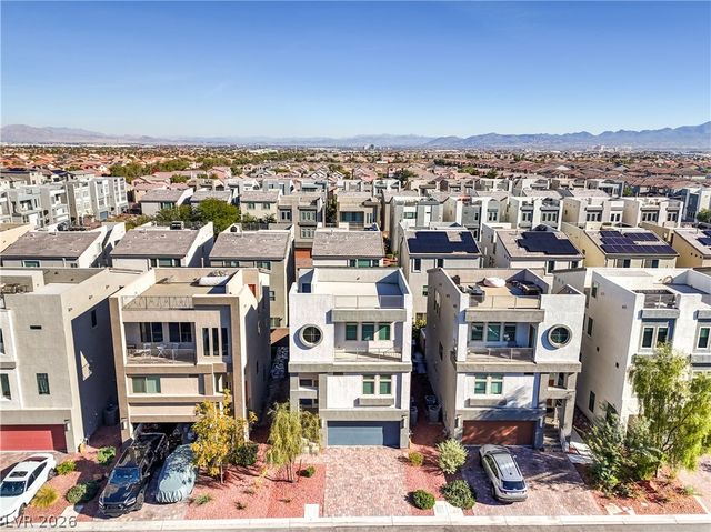 8144 Monsoon Bay Street, Las Vegas, NV 89113