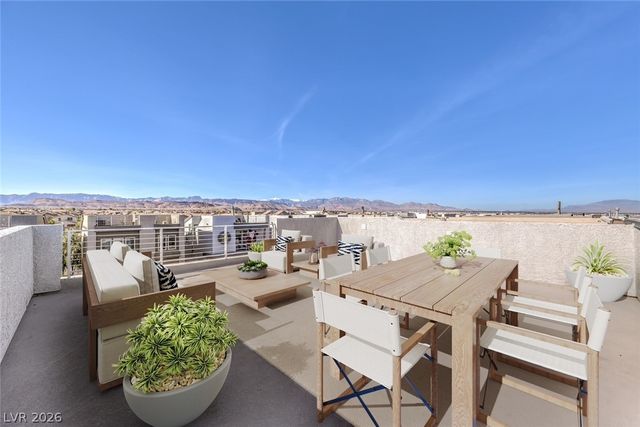 8144 Monsoon Bay Street, Las Vegas, NV 89113