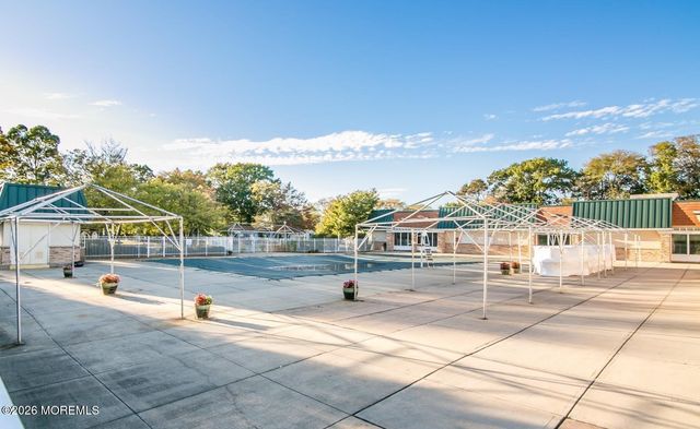 264B Crosse Drive, Monroe, NJ 08831