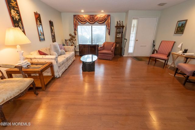 264B Crosse Drive, Monroe, NJ 08831