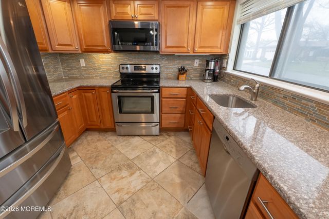 264B Crosse Drive, Monroe, NJ 08831