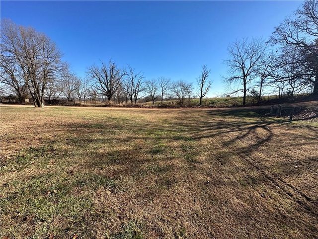 42 County Road 640, Green Forest, AR 72638