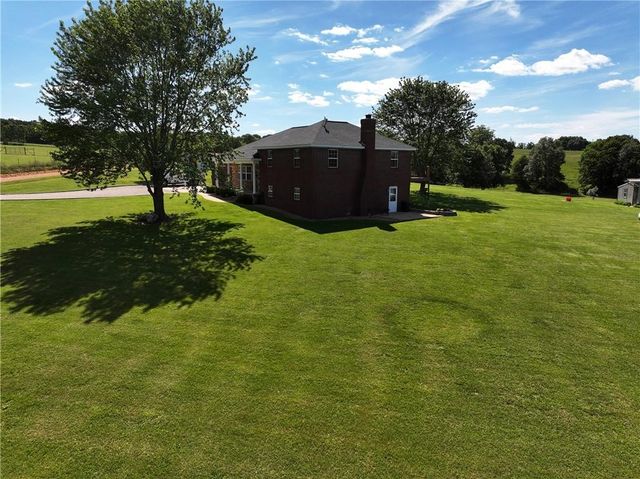 42 County Road 640, Green Forest, AR 72638