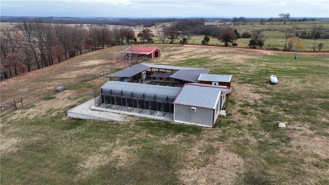 42 County Road 640, Green Forest, AR 72638