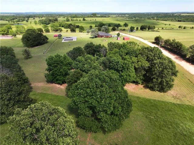 42 County Road 640, Green Forest, AR 72638